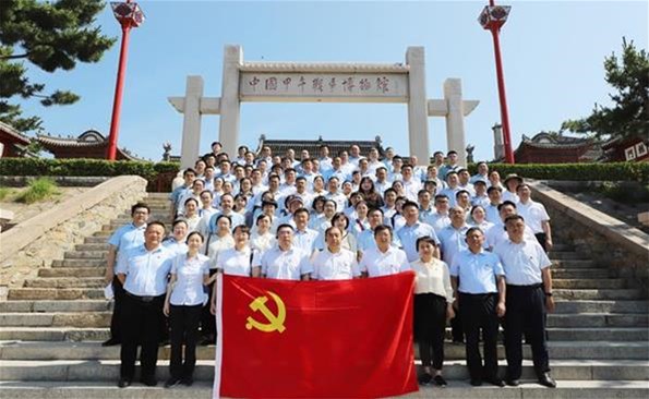 威海產(chǎn)投集團(tuán)開展慶“七一”系列活動(dòng)